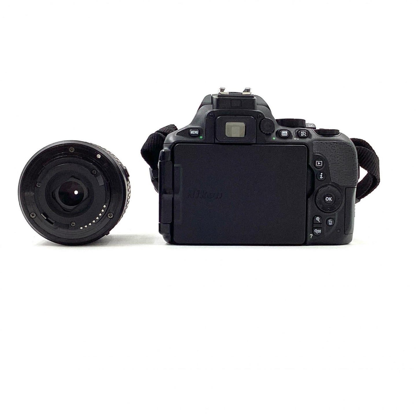 【全額返金保証】【最速発送】Nikon デジタル一眼 D5600 18-55 VR レンズキット ブラック 動作確認済