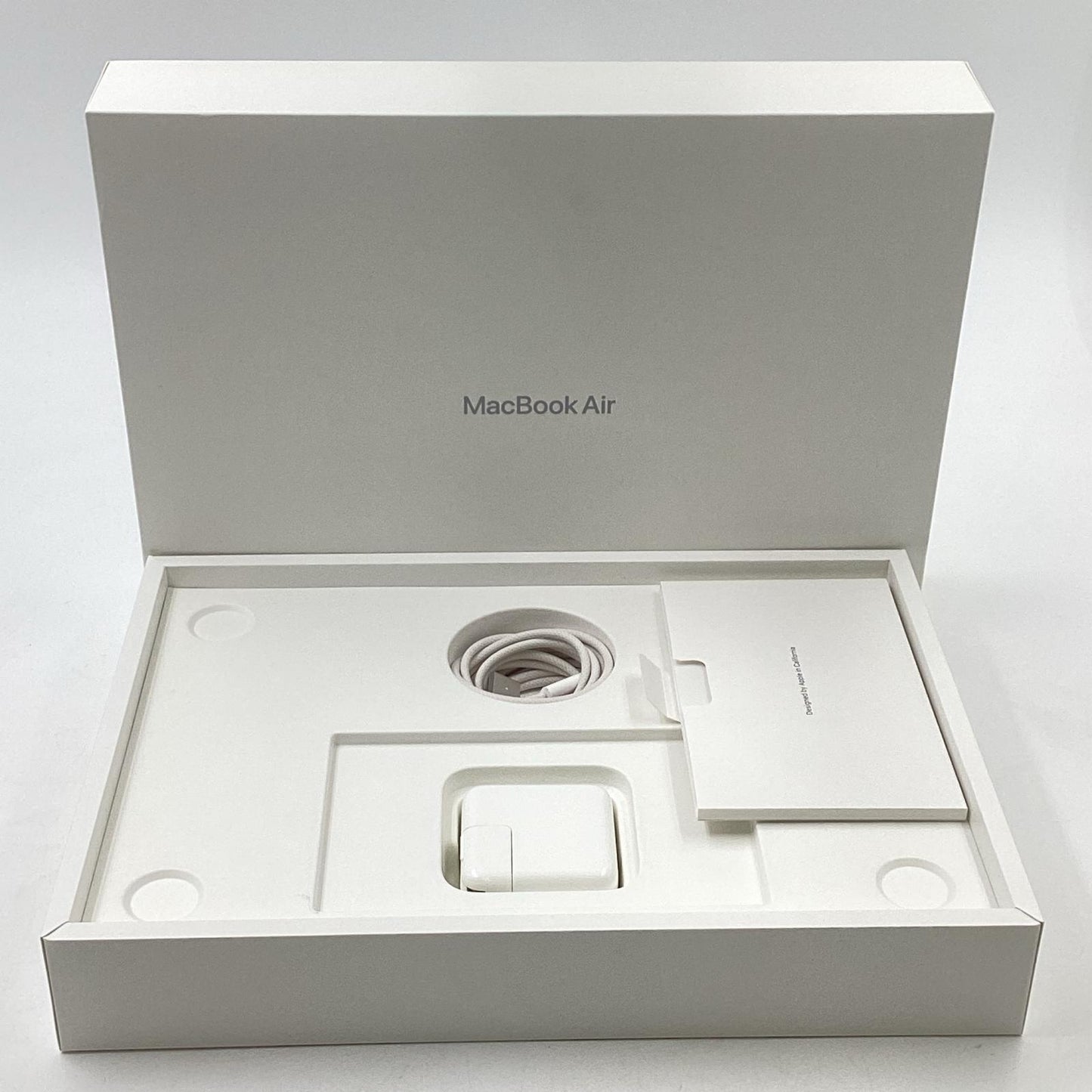 【全額返金保証】【最速発送】Apple MacBook Air 13インチ 2022 Apple M2 8GB SSD 512GB スターライト 96% 超美品 動作確認済