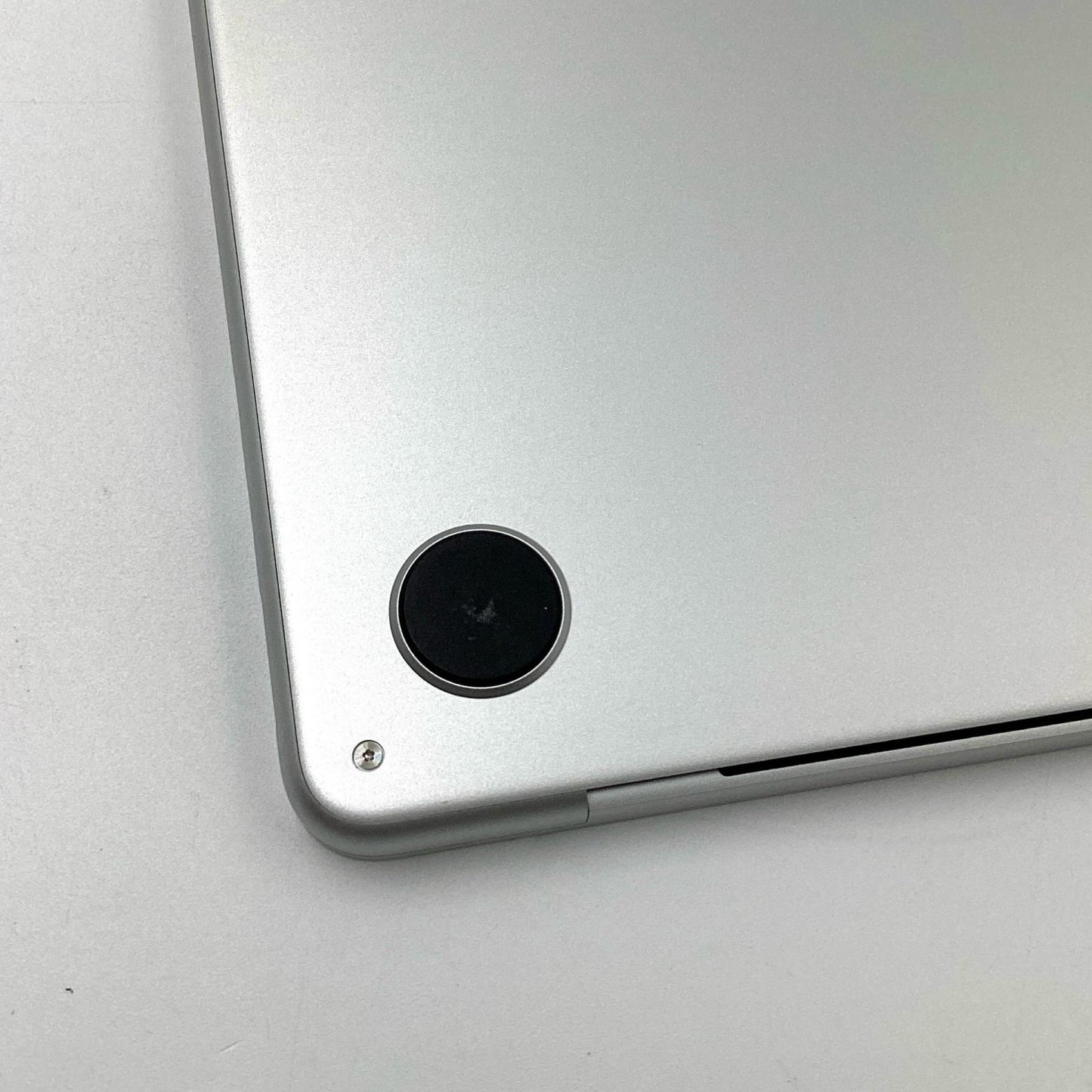 【全額返金保証】【最速発送】Apple MacBook Air 13インチ 2022 Apple M2 8GB SSD 256GB シルバー 100% 動作確認済