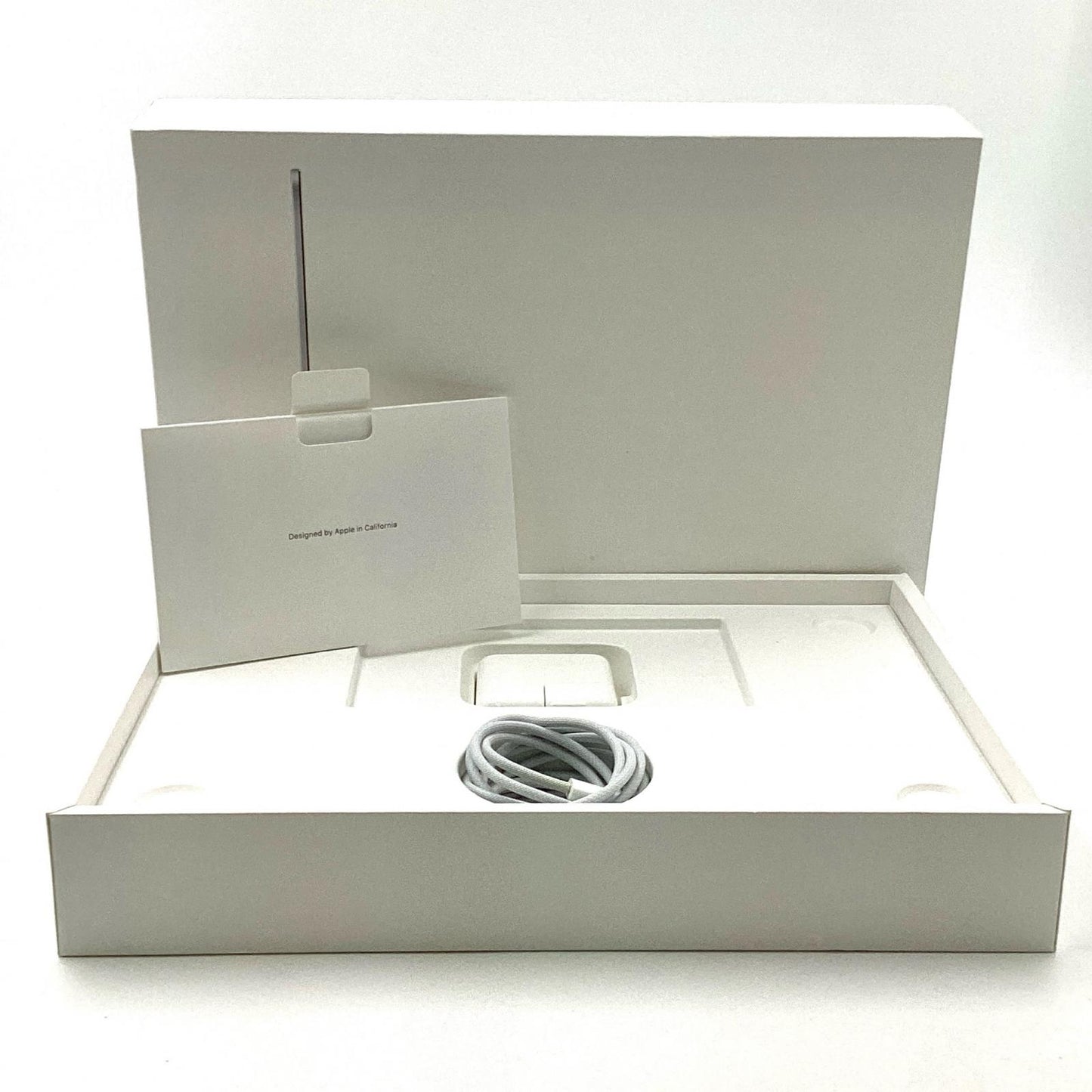 【全額返金保証】【最速発送】Apple MacBook Air 13インチ 2022 Apple M2 8GB SSD 256GB シルバー 100% 動作確認済