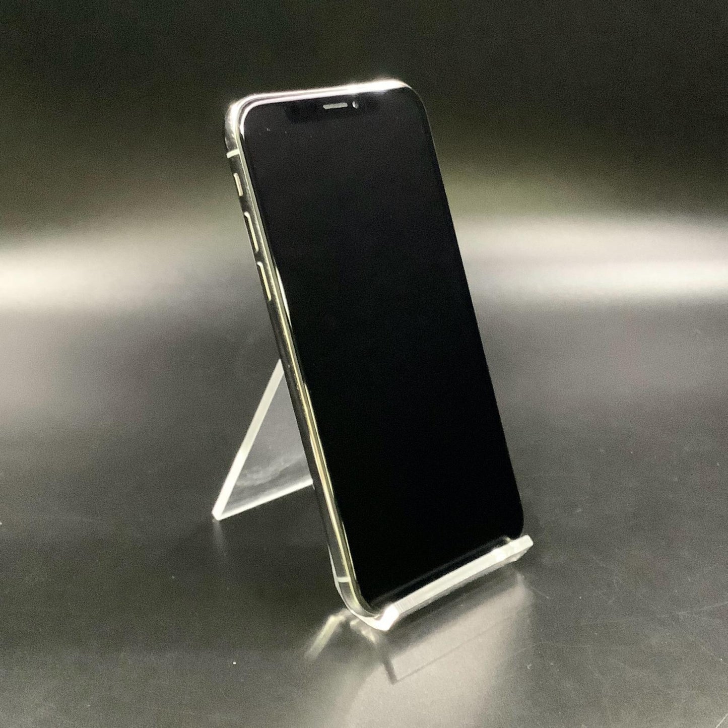 【全額返金保証】【最速発送】Apple iPhone iPhone X 64GB シルバー docomo 白ロム 動作確認済 81%
