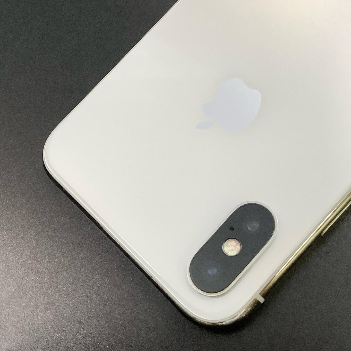 【全額返金保証】【最速発送】Apple iPhone iPhone X 64GB シルバー docomo 白ロム 動作確認済 81%