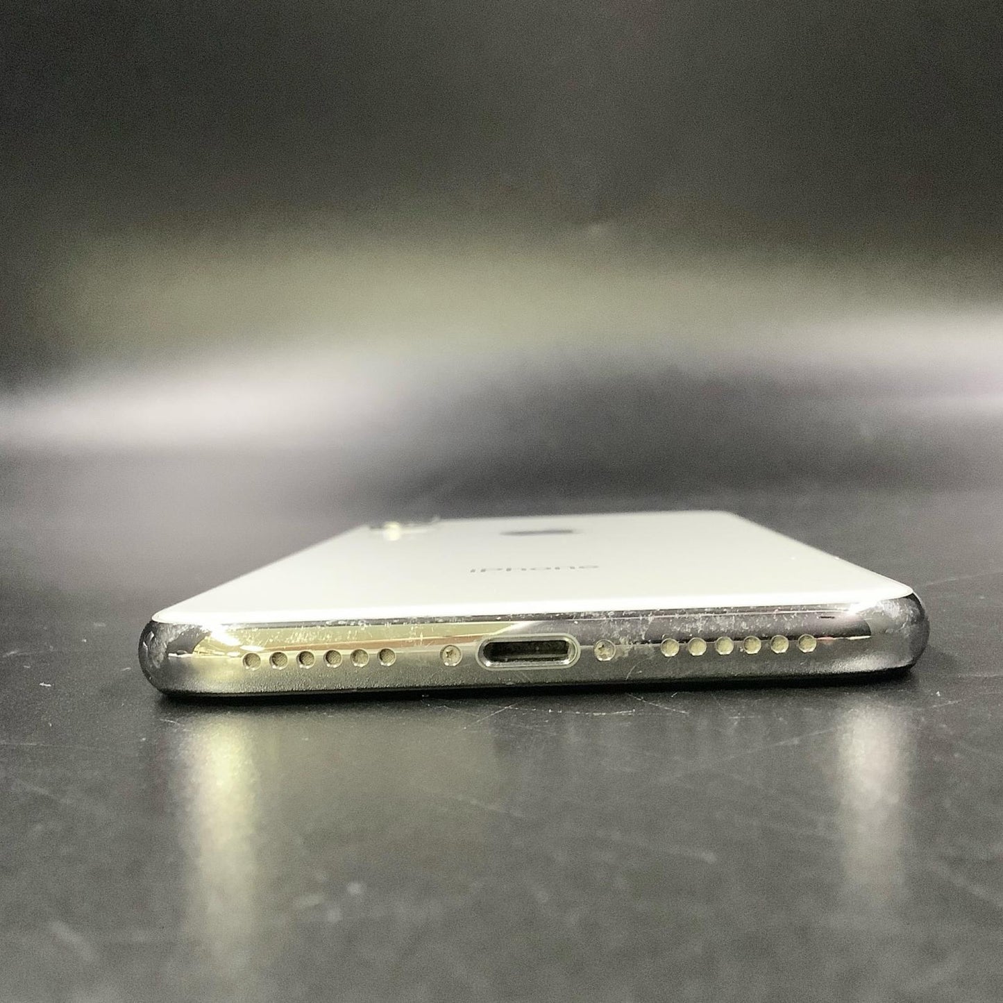 【全額返金保証】【最速発送】Apple iPhone iPhone X 64GB シルバー docomo 白ロム 動作確認済 81%