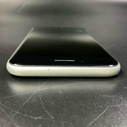 【最速発送】Apple iPhone iPhone SE（第2世代） 128GB ホワイト docomo 白ロム【難有】 83%