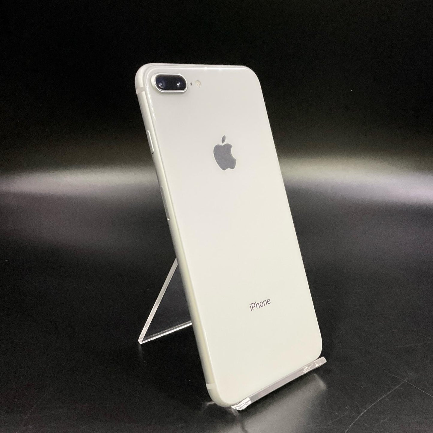 【全額返金保証】【最速発送】Apple iPhone iPhone 8 Plus 64GB シルバー au 白ロム 動作確認済 70%