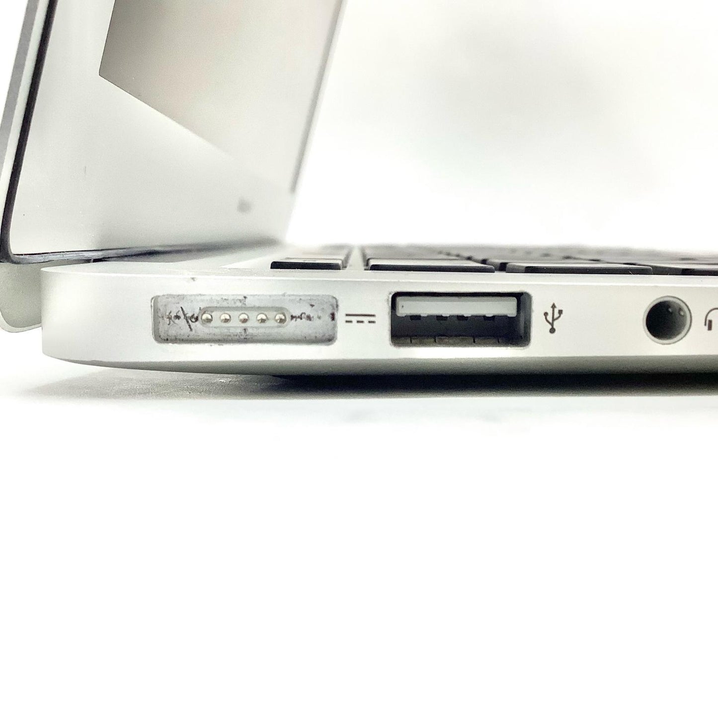 【全額返金保証】【最速発送】Apple MacBook Air 13インチ 2017 Intel Core i5 8GB SSD 256GB シルバー 動作確認済