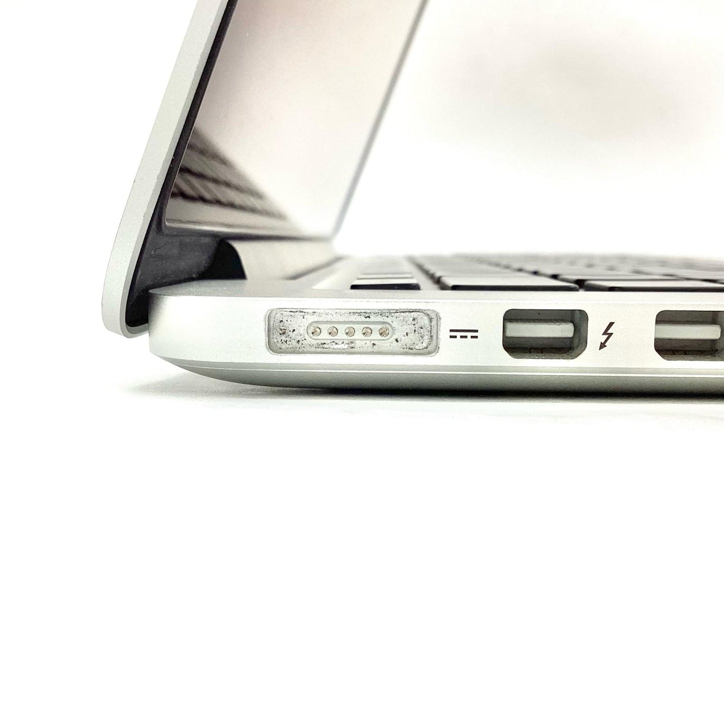【全額返金保証】【最速発送】Apple MacBook Pro 13インチ 2015 Intel　Core i5 8GB SSD 128GB シルバー 94% 動作確認済