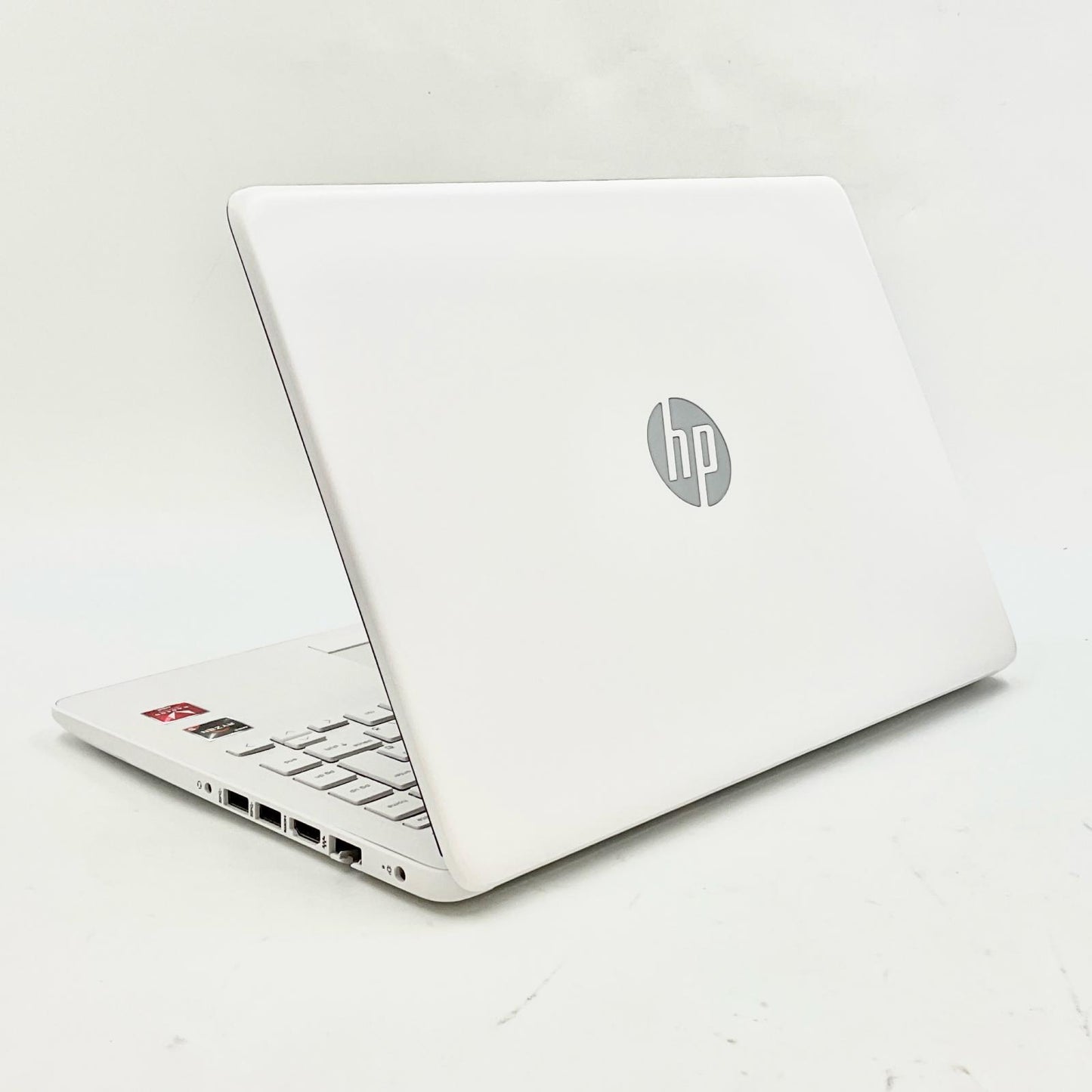 【全額返金保証】【最速発送】HP 14s-dk0xxx AMD Ryzen 5 3500U with Radeon Vega Mobile Gfx 8GB M.2 SSD 256GB 100% 美品 動作確認済