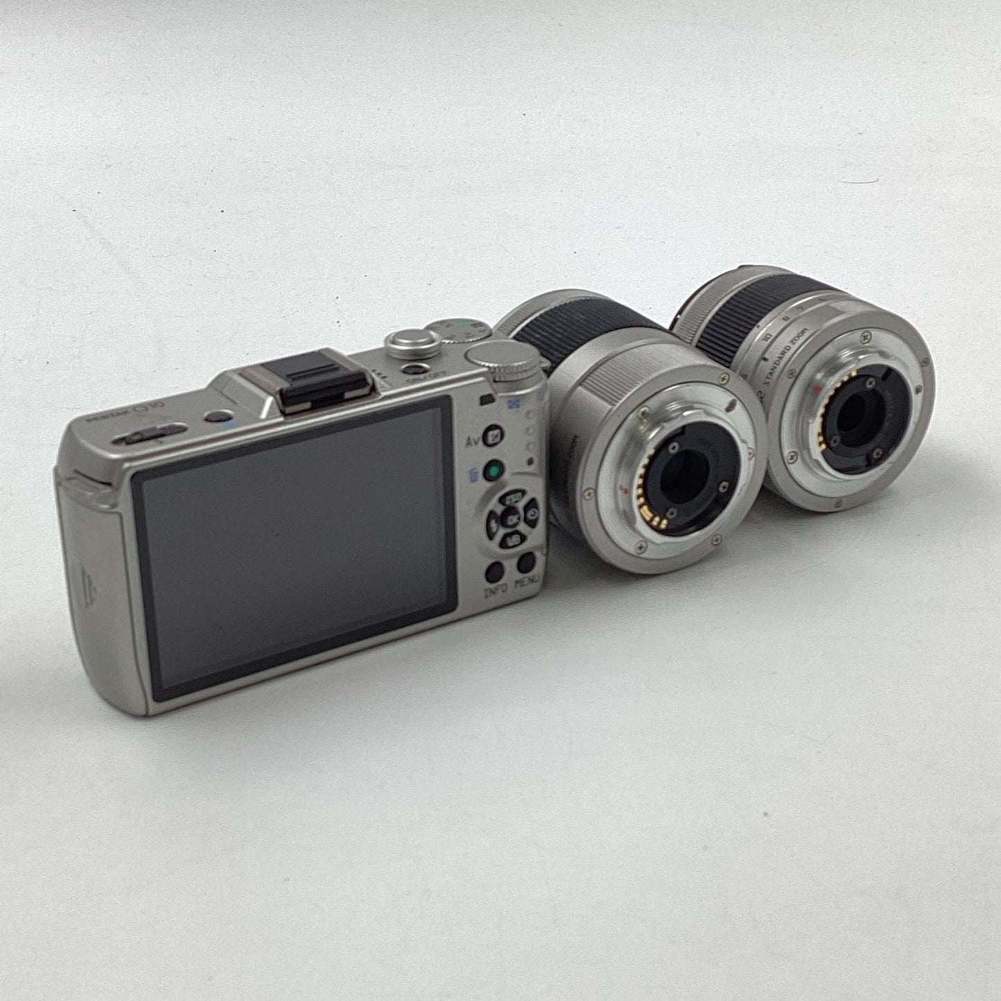 【全額返金保証】【最速発送】PENTAX デジタル一眼 PENTAX Q10 ダブルズームキット [シルバー] シルバー 動作確認済