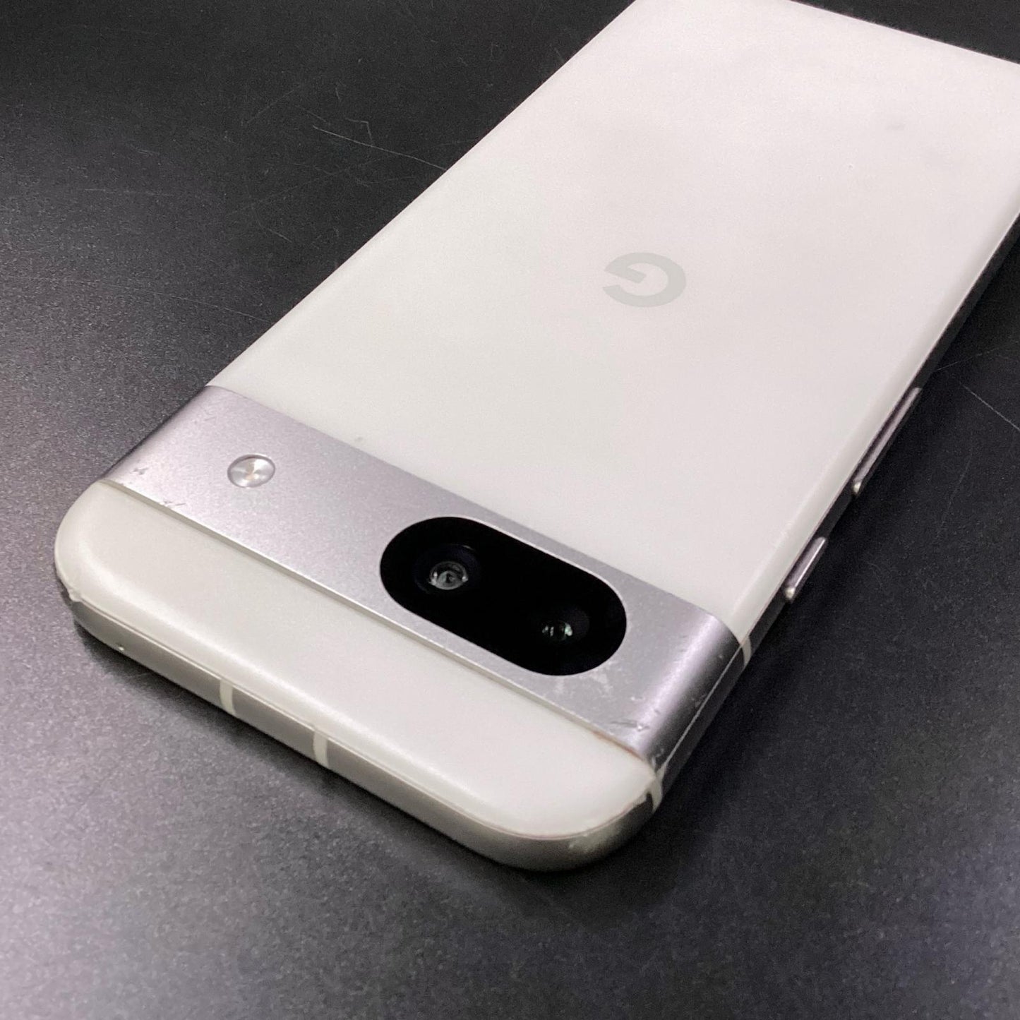 【最速発送】Google Pixel 8a 128GB Porcelain au G576D【難有】