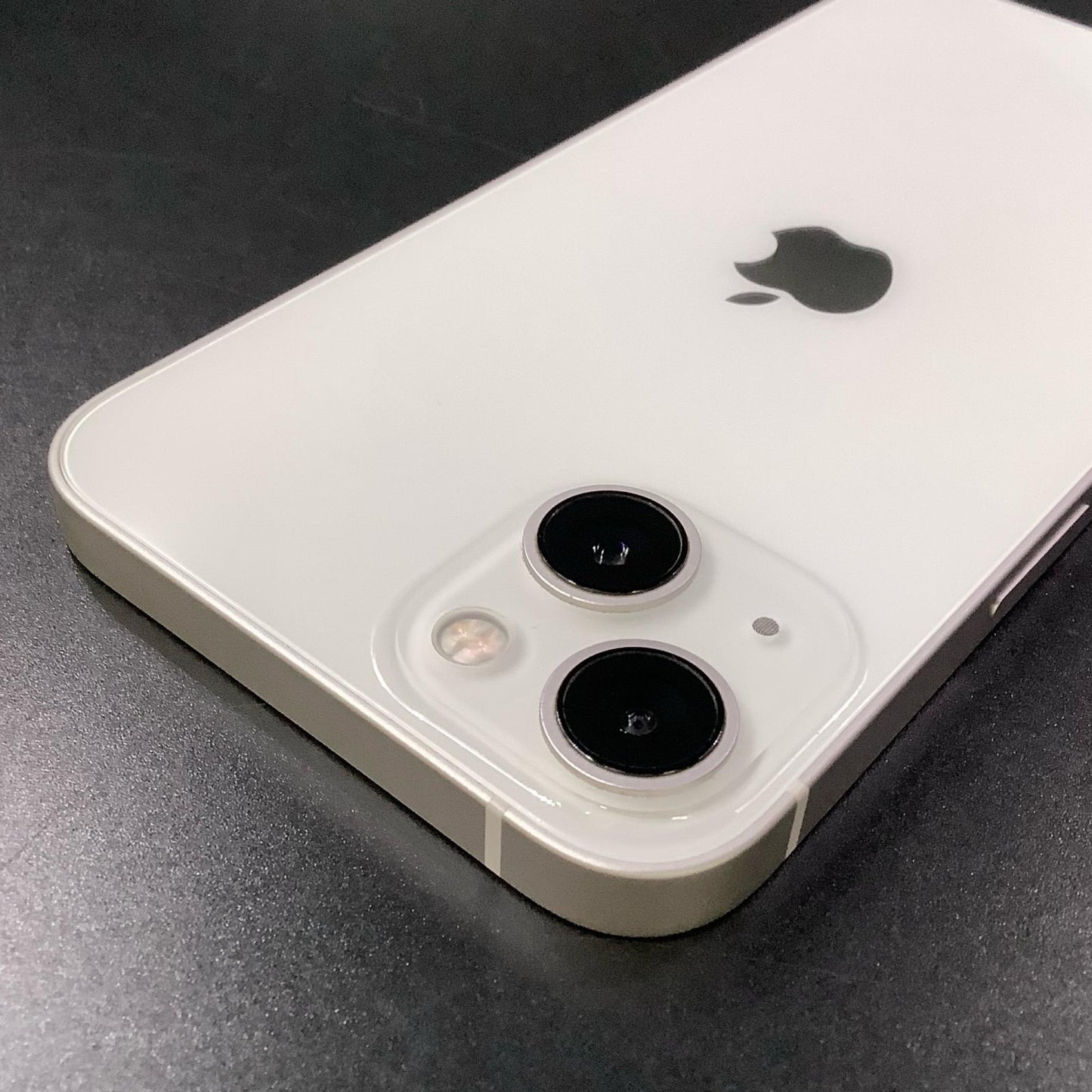 【全額返金保証】【最速発送】Apple iPhone iPhone 13 128GB スターライト au 白ロム 動作確認済 97%