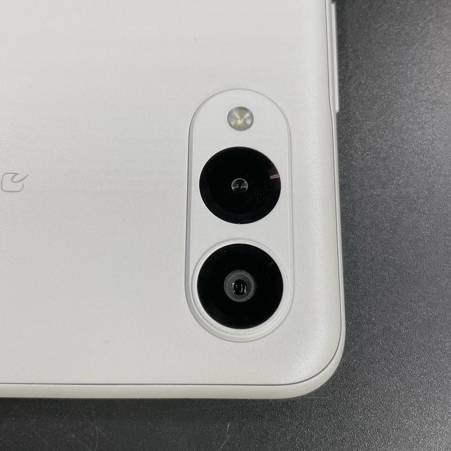 【全額返金保証】【最速発送】富士通 arrows We2 64GB ミストホワイト Softbank A402FC 白ロム 動作確認済