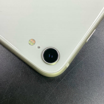 【最速発送】Apple iPhone iPhone SE（第3世代） 64GB スターライト docomo 白ロム【難有】 83%