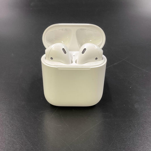 【全額返金保証】【最速発送】Apple AirPods with Charging Case 動作確認済