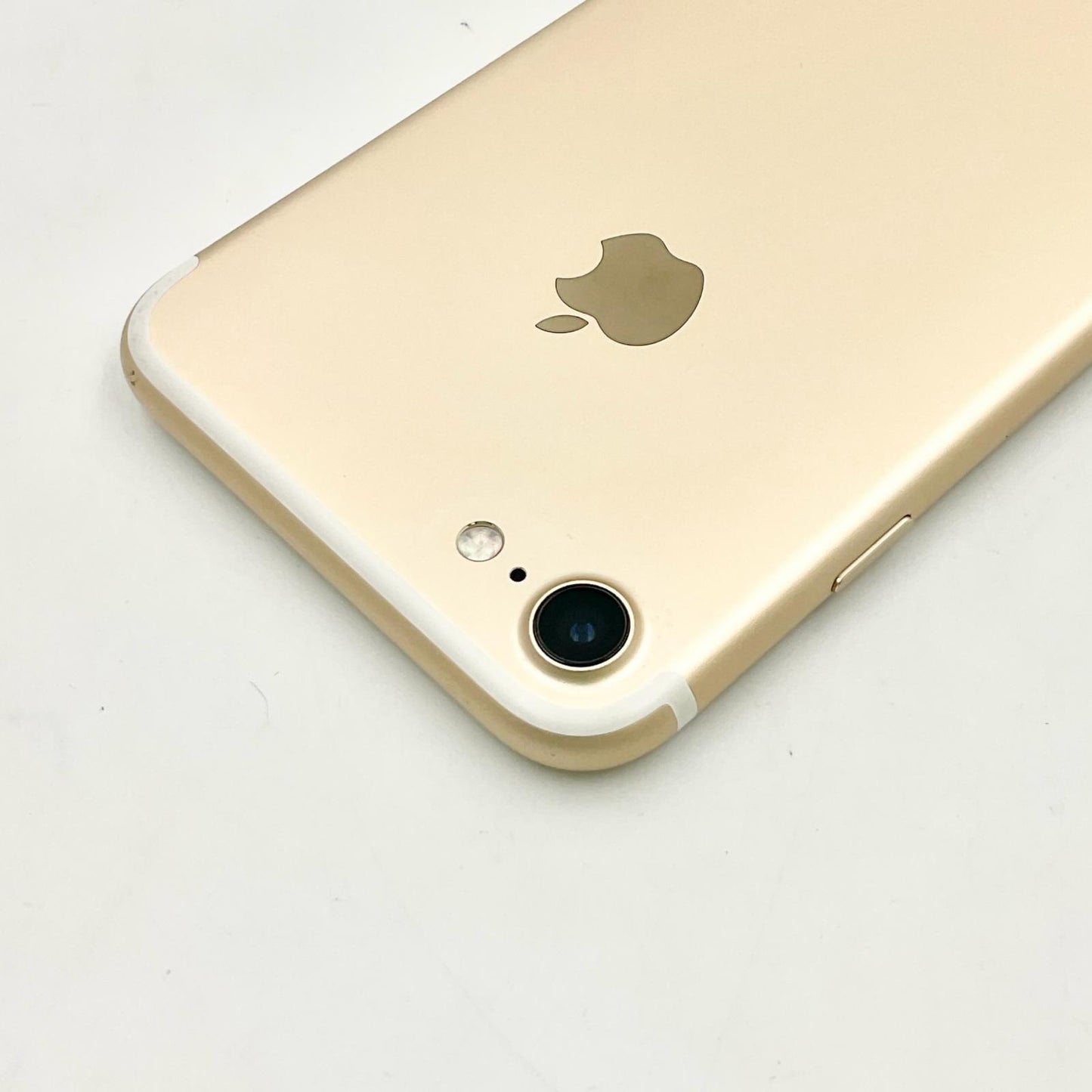 【全額返金保証】【最速発送】Apple iPhone iPhone 7 128GB ゴールド au 白ロム 動作確認済 80%
