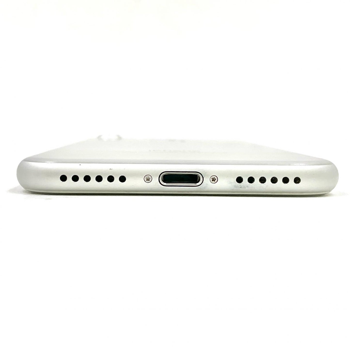 【全額返金保証】【最速発送】Apple iPhone iPhone 7 32GB シルバー au SIMフリー 白ロム 美品 動作確認済 86%