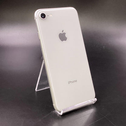 【全額返金保証】【最速発送】Apple iPhone iPhone 8 64GB シルバー docomo 白ロム 動作確認済 76%