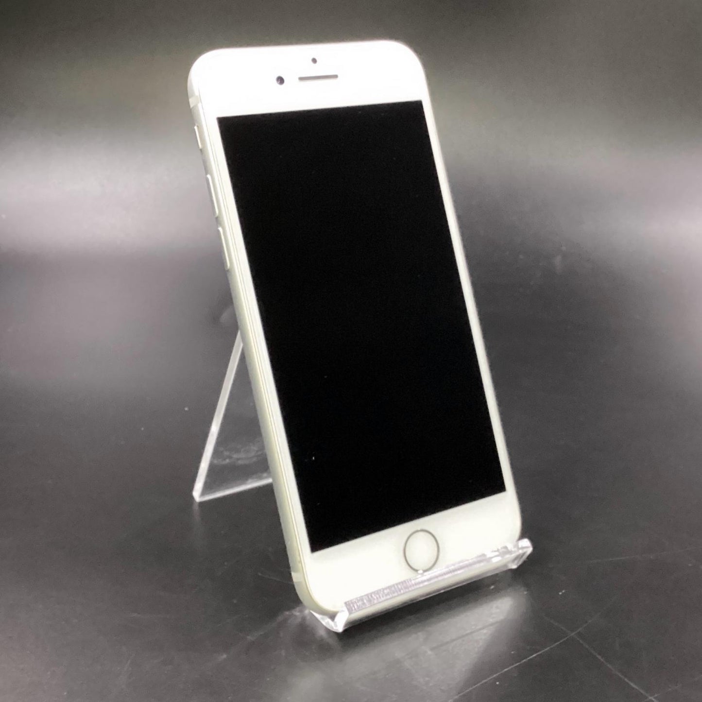 【全額返金保証】【最速発送】Apple iPhone iPhone 8 64GB シルバー docomo 白ロム 動作確認済 76%