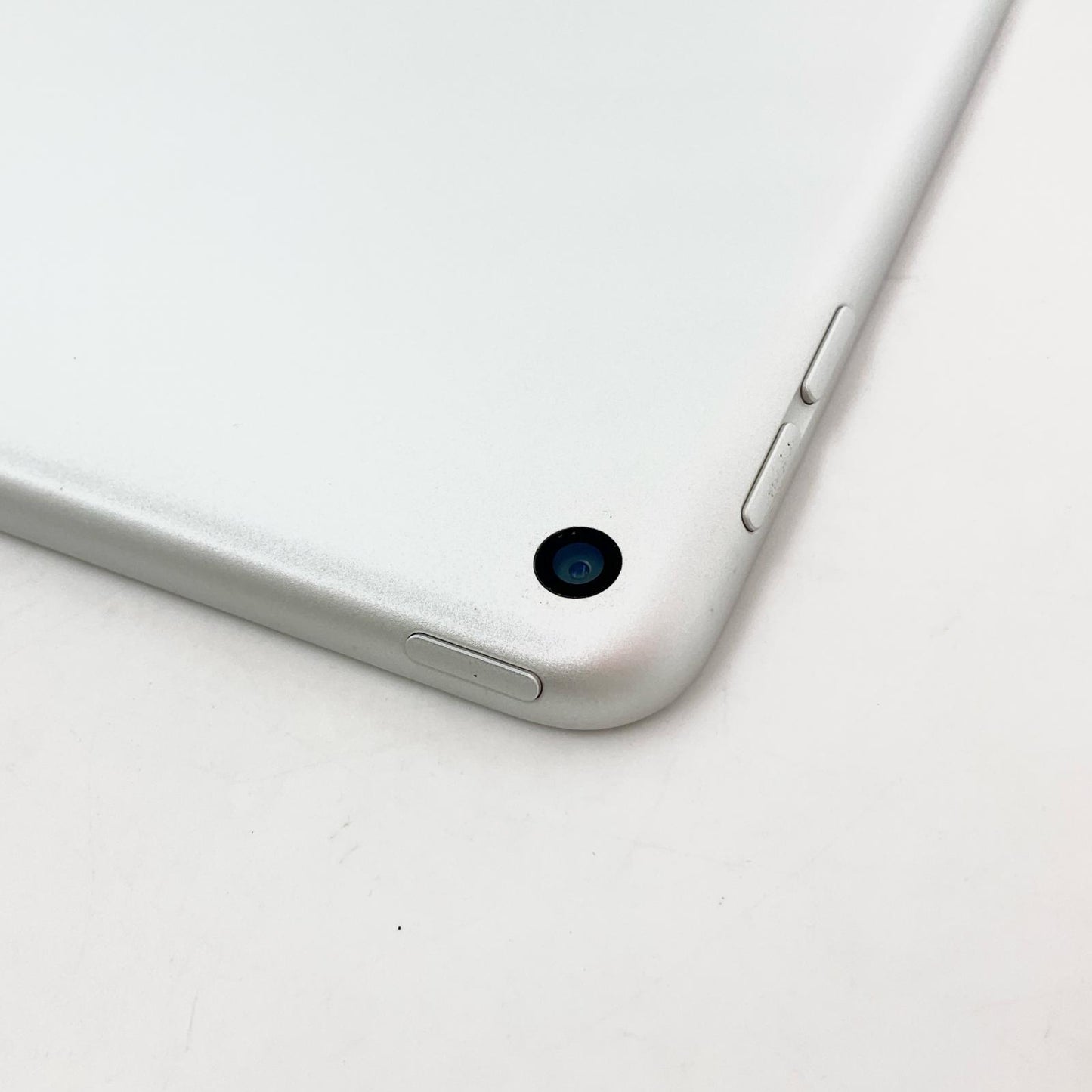 【全額返金保証】【最速発送】Apple iPad mini 7.9インチ 第5世代 64GB シルバー Wi-Fi 動作確認済