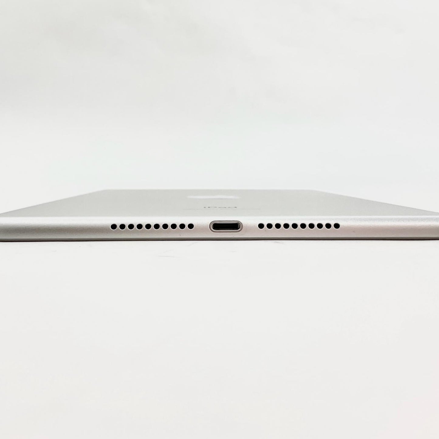 【全額返金保証】【最速発送】Apple iPad mini 7.9インチ 第5世代 64GB シルバー Wi-Fi 動作確認済