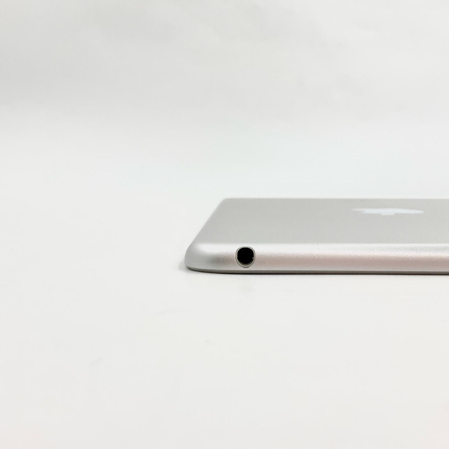 【全額返金保証】【最速発送】Apple iPad mini 7.9インチ 第5世代 64GB シルバー Wi-Fi 動作確認済