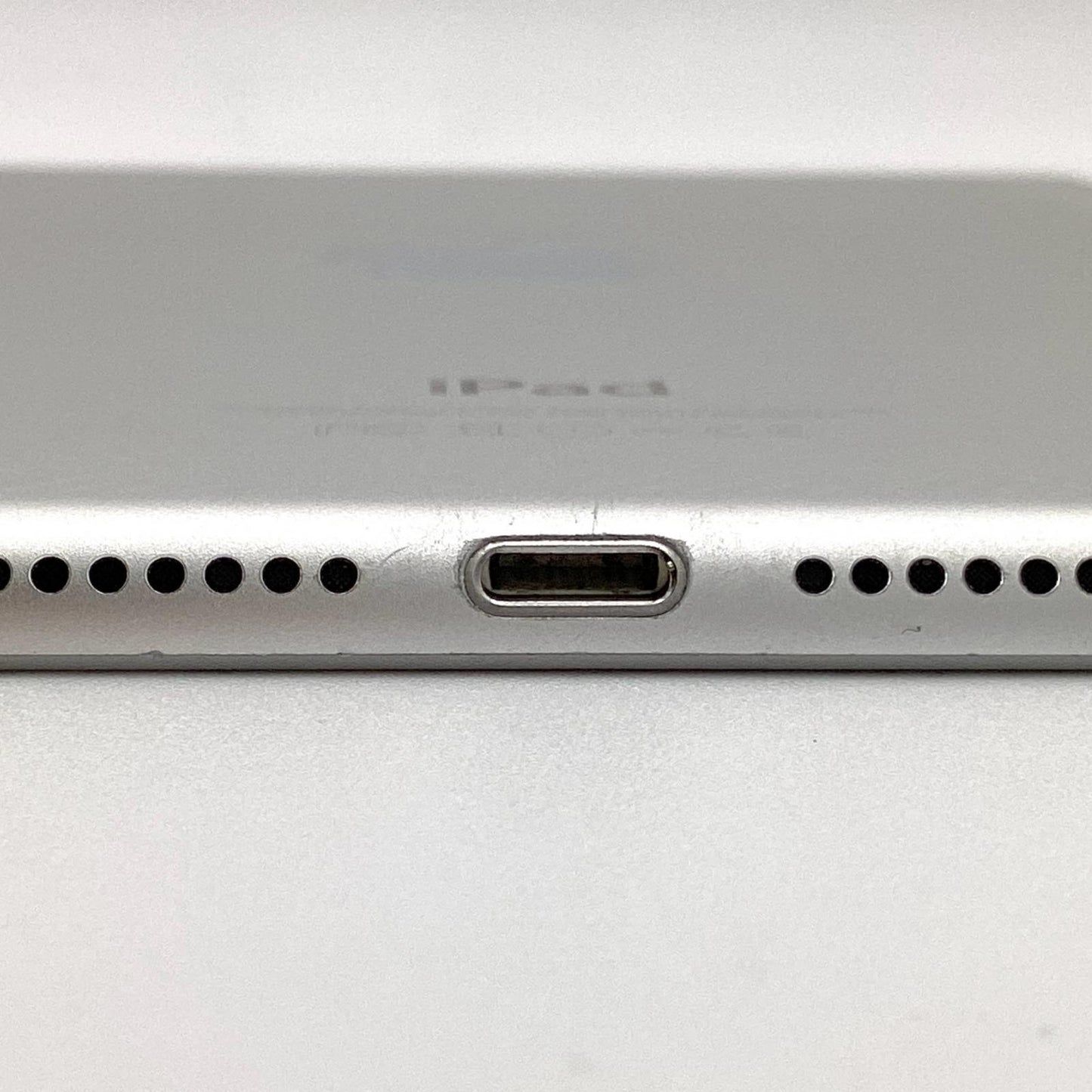 【全額返金保証】【最速発送】Apple iPad mini 7.9インチ 第4世代 16GB シルバー Wi-Fi 動作確認済