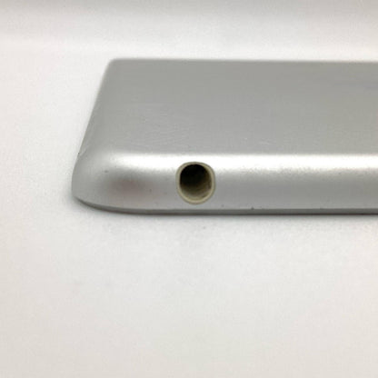 【全額返金保証】【最速発送】Apple iPad mini 7.9インチ 第4世代 16GB シルバー Wi-Fi 動作確認済