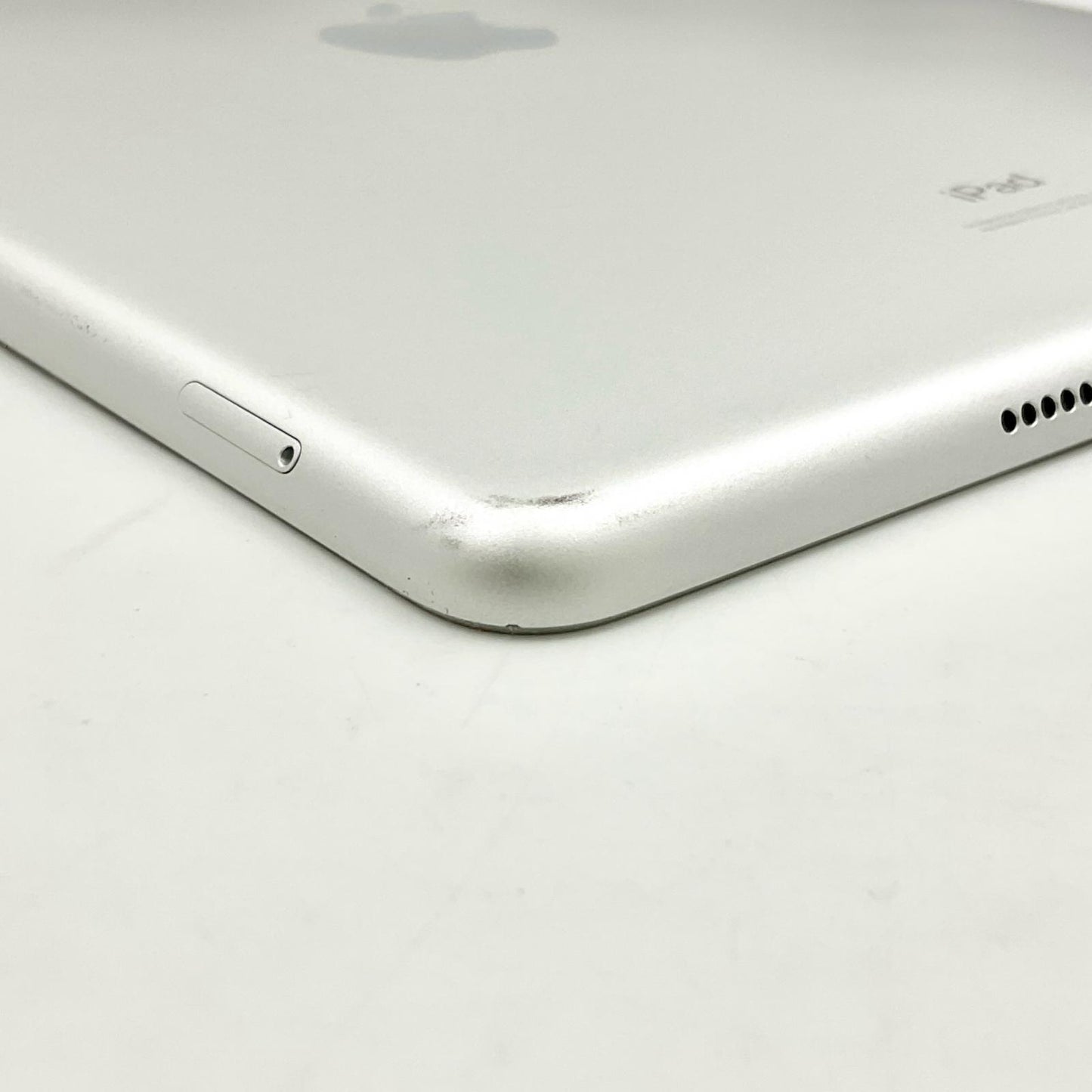 【全額返金保証】【最速発送】Apple iPad iPad 10.2インチ 第7世代 32GB シルバー WiFi+Cellular Softbank 白ロム 動作確認済