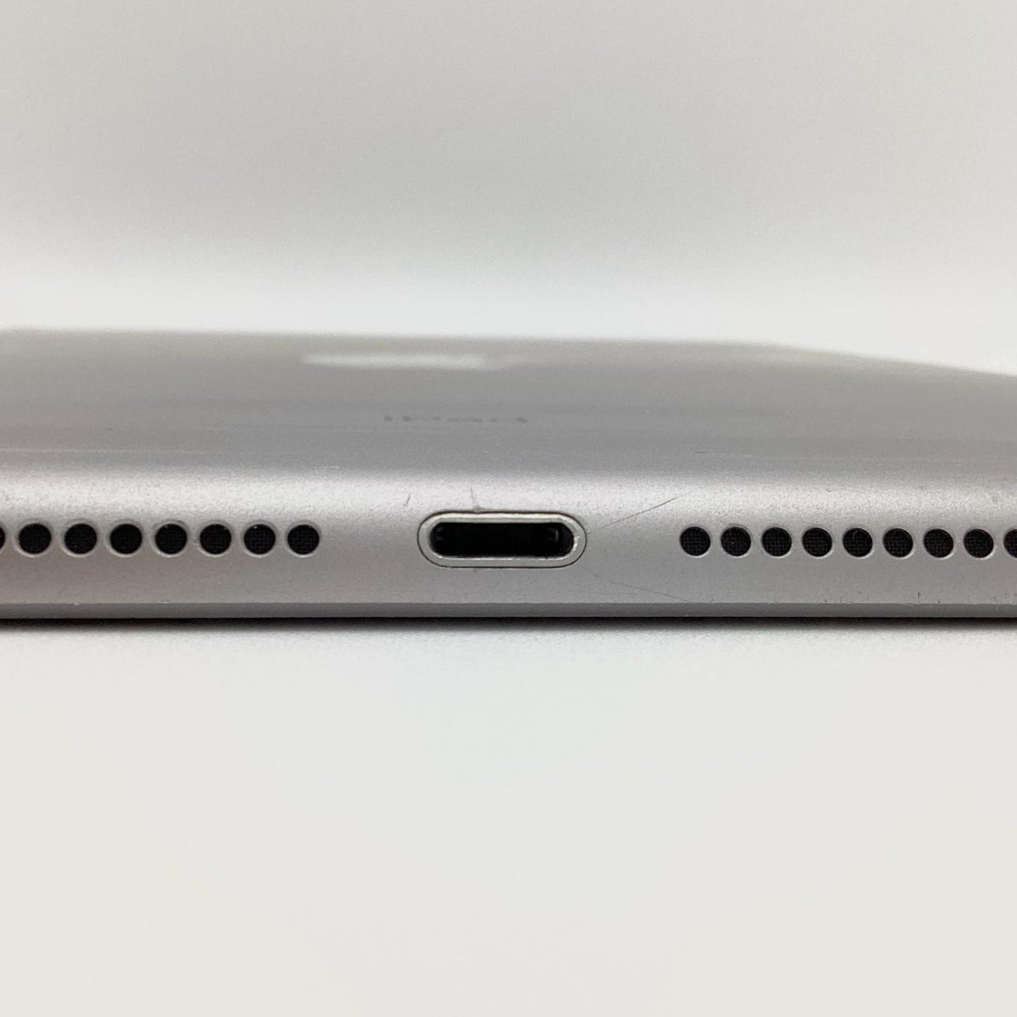 【最速発送】Apple iPad iPad 9.7インチ 第5世代 32GB スペースグレイ Wi-Fi【難有】