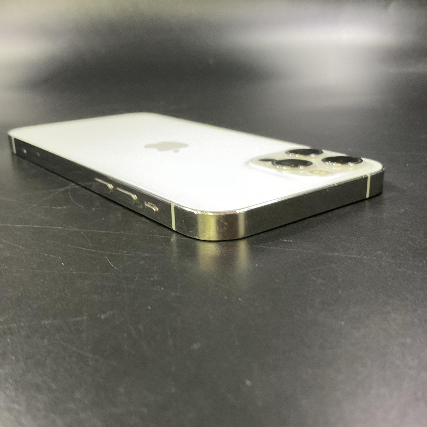 【最速発送】Apple iPhone iPhone 12 Pro 128GB シルバー docomo 白ロム【難有】 86%