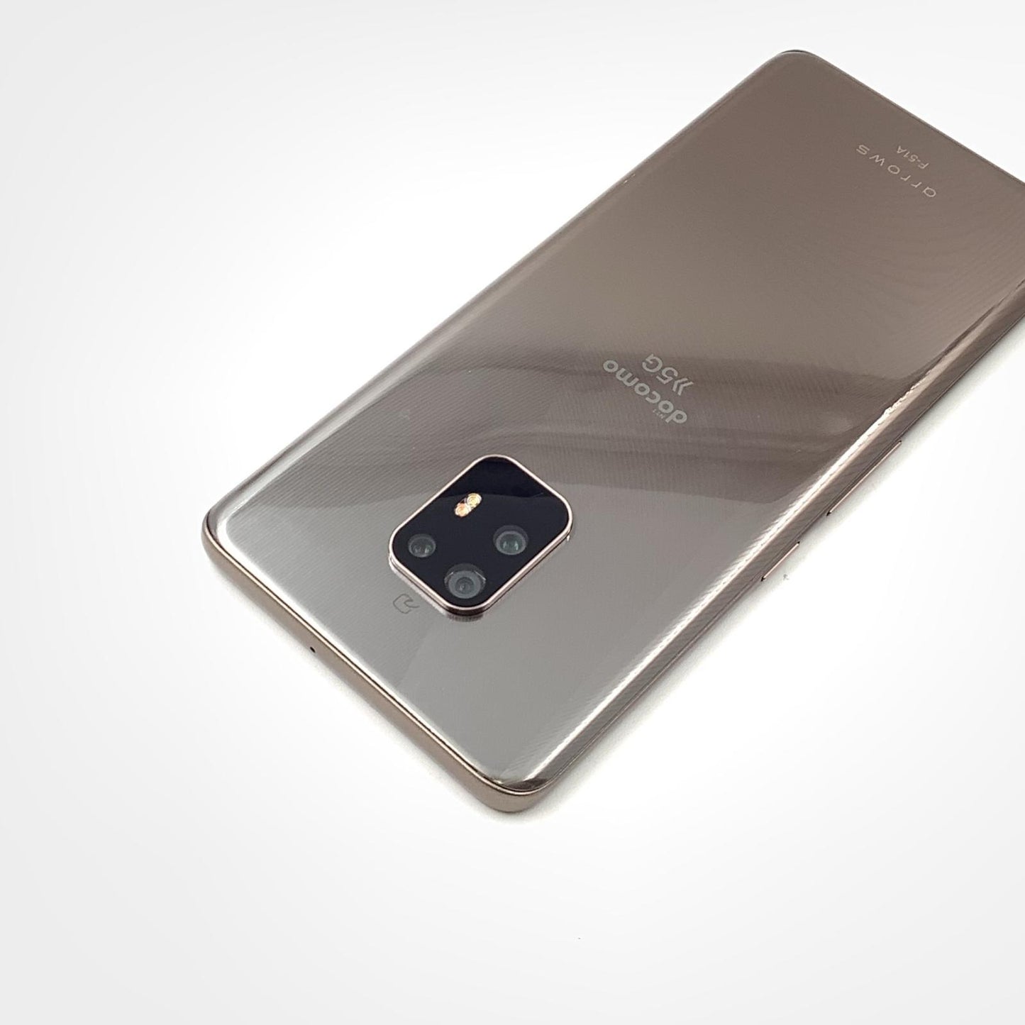 【全額返金保証】【最速発送】富士通 arrows 5G 128GB チタニウムシルバー docomo F-51A 白ロム 動作確認済