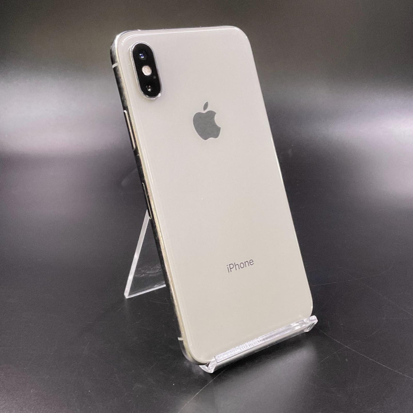 【全額返金保証】【最速発送】Apple iPhone iPhone XS 64GB シルバー docomo 白ロム 動作確認済 80%