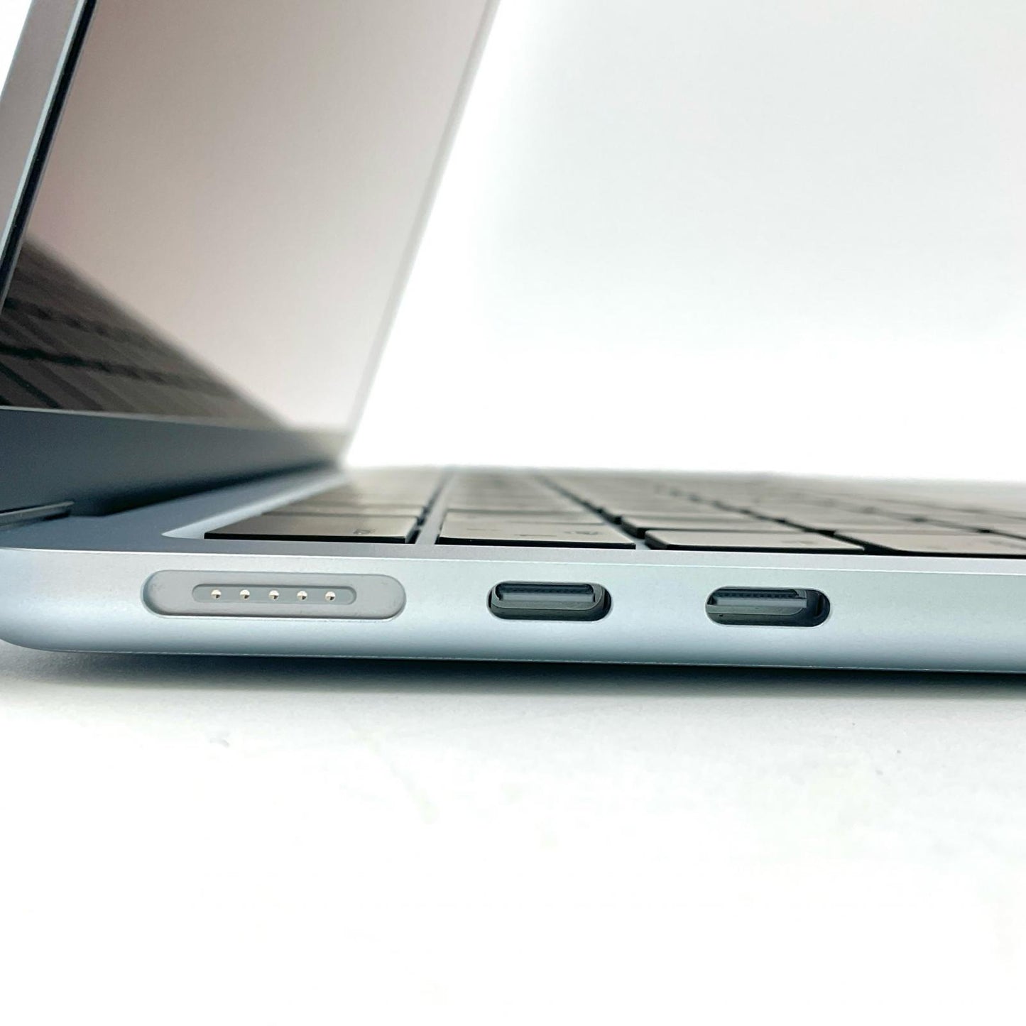 【全額返金保証】【最速発送】Apple MacBook Air 13.6インチ 2025年 Apple M4 16GB SSD 256GB スカイブルー 100% 超美品 動作確認済