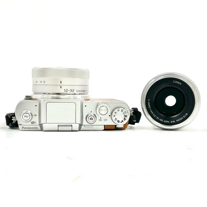 【全額返金保証】【最速発送】Panasonic デジタル一眼 LUMIX DMC-GF7W ダブルズームレンズキット ブラウン 動作確認済