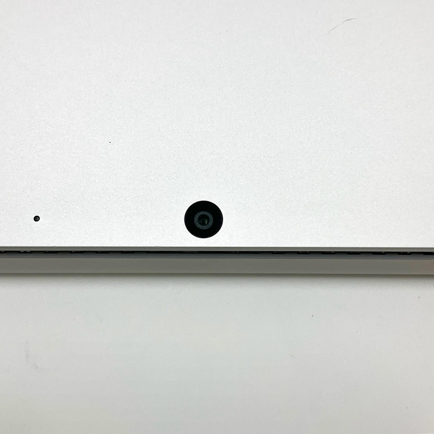 【最速発送】Microsoft Surface Pro 8 8PQ-00010 1983 11th Gen Intel(R) Core(TM) i5-1135G7 @2.40GHz 2.42GHz 8GB M.2 SSD 256GB 77.8%【難有】