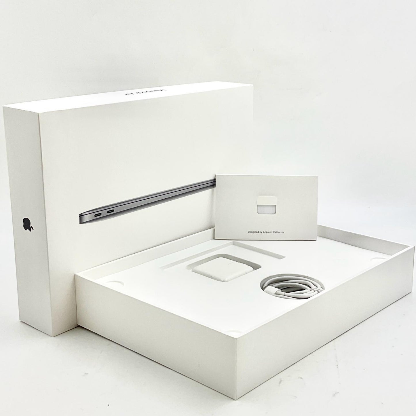 【全額返金保証】【最速発送】Apple MacBook Air 13.3インチ 2019 1.6 GHz デュアルコア Intel Core i5 8GB SSD 256GB スペースグレイ 81.3% 動作確認済