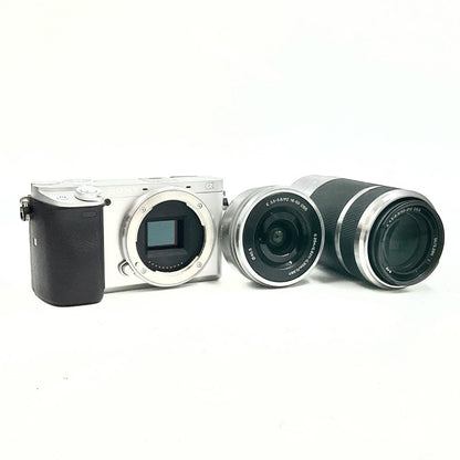 【全額返金保証】【最速発送】Sony デジタル一眼 α6400 ILCE-6400Y ダブルズームレンズキット シルバー 動作確認済