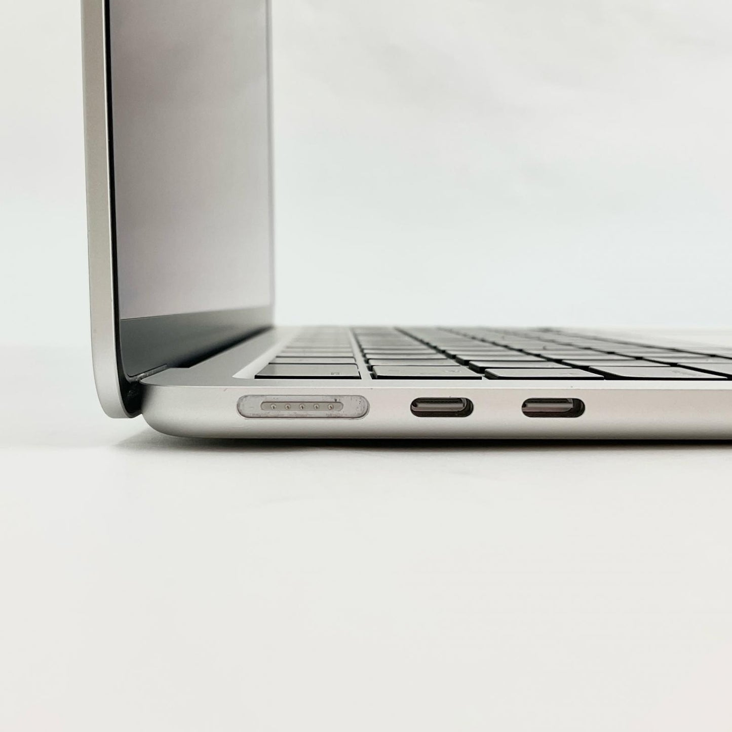 【全額返金保証】【最速発送】Apple MacBook Air 13.6インチ 2022 Apple M2 8GB SSD 512GB シルバー 100% 動作確認済