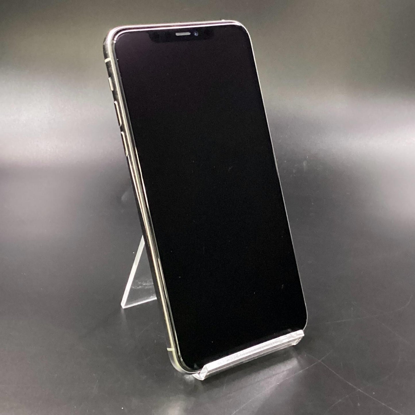 【全額返金保証】【最速発送】Apple iPhone iPhone 11 Pro Max 256GB シルバー docomo 白ロム 動作確認済 77%