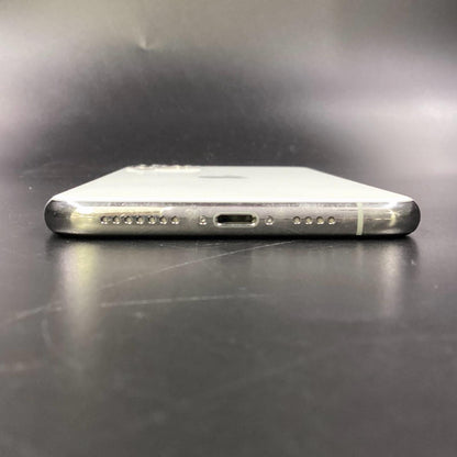 【全額返金保証】【最速発送】Apple iPhone iPhone 11 Pro Max 256GB シルバー docomo 白ロム 動作確認済 77%