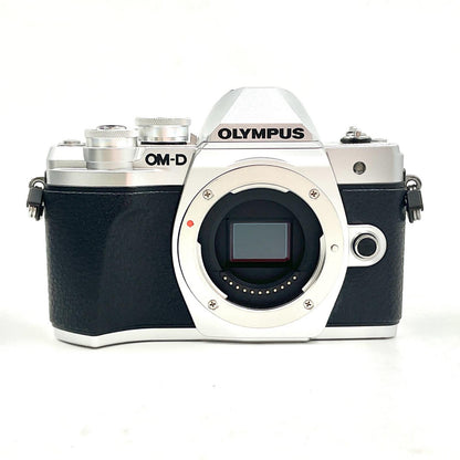 【全額返金保証】【最速発送】OLYMPUS デジタル一眼 OM-D E-M10 Mark III ボディ [シルバー] シルバー 動作確認済