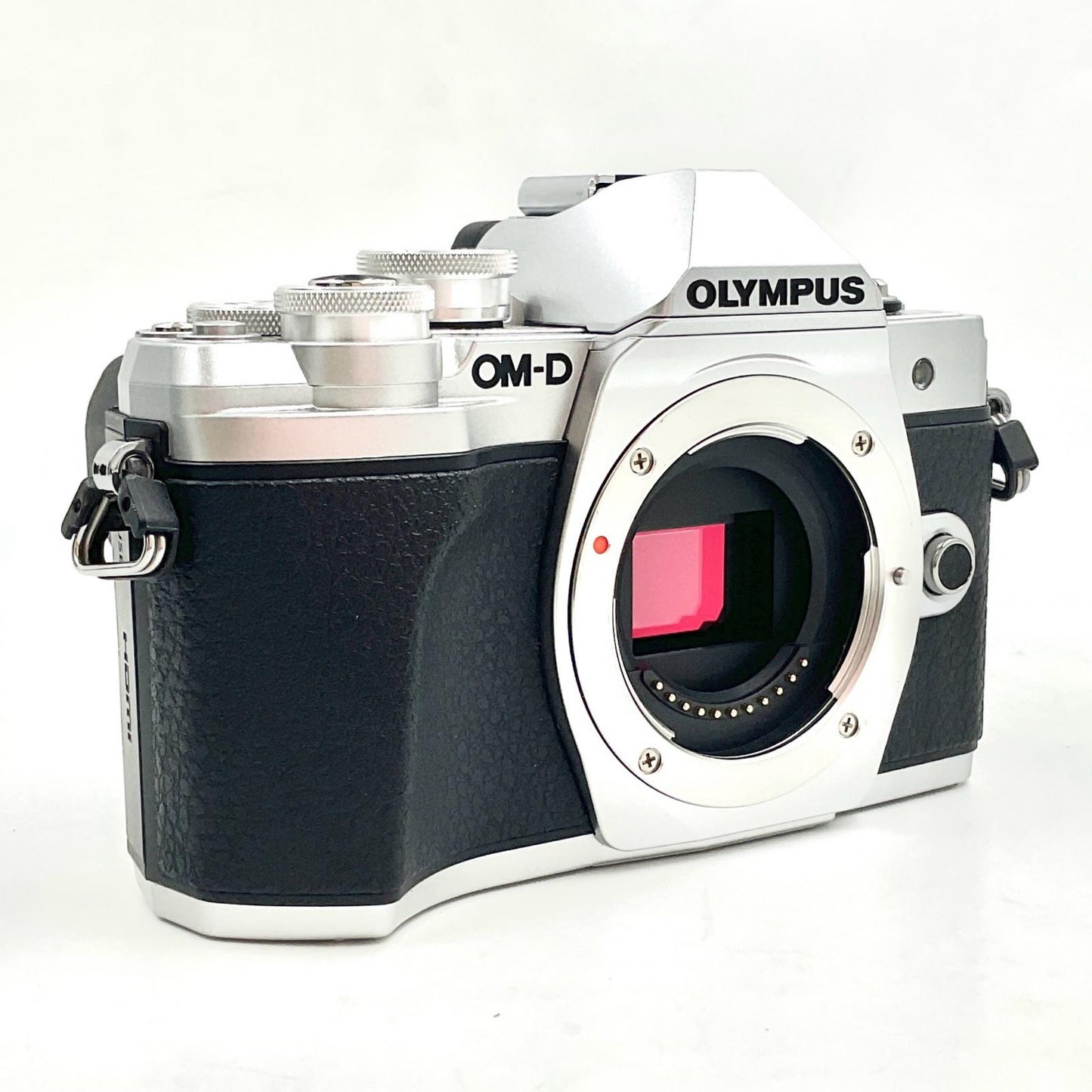 【全額返金保証】【最速発送】OLYMPUS デジタル一眼 OM-D E-M10 Mark III ボディ [シルバー] シルバー 動作確認済