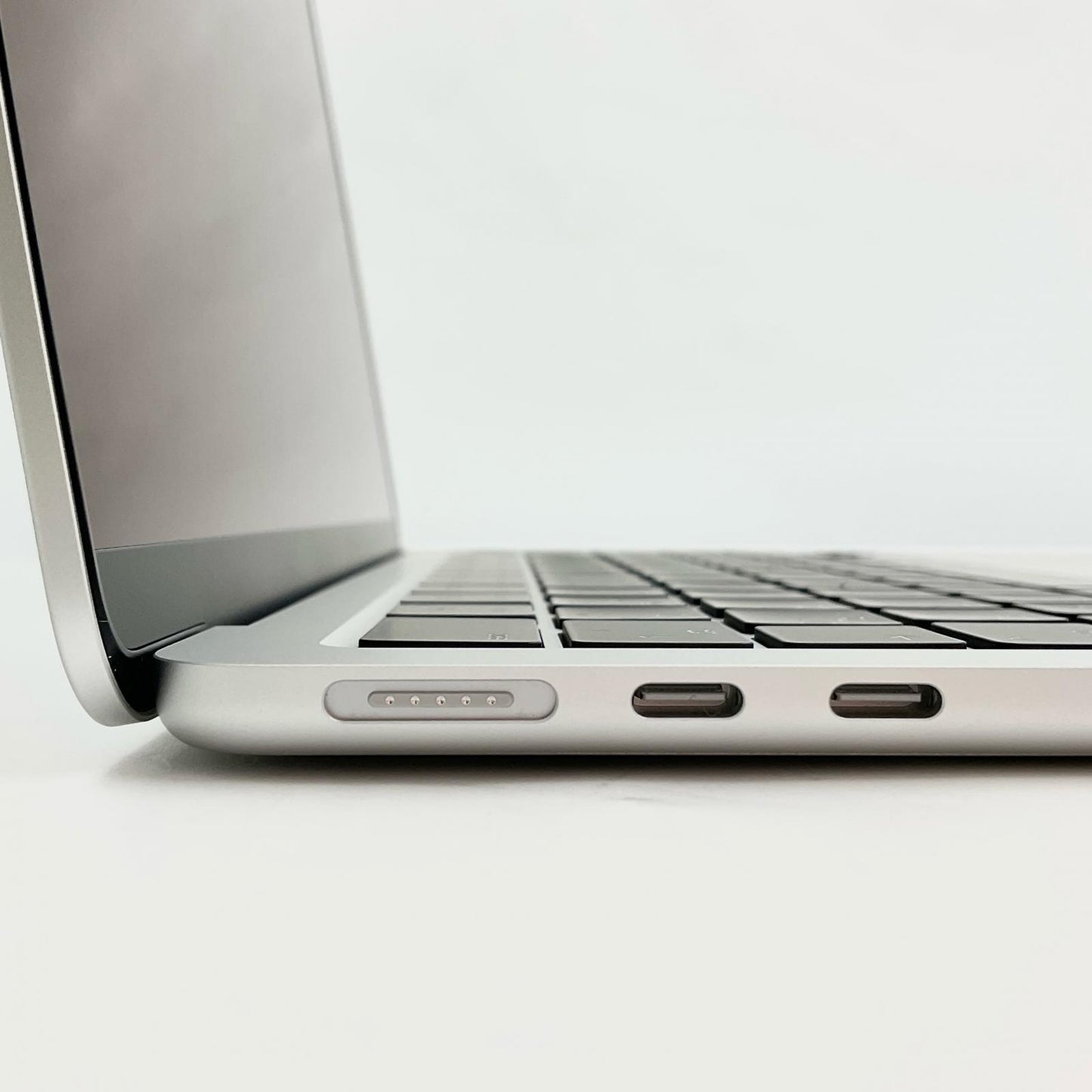 【全額返金保証】【最速発送】Apple MacBook Air 13.6インチ 2024 Apple M3 16GB SSD 256GB シルバー 100% 美品 動作確認済