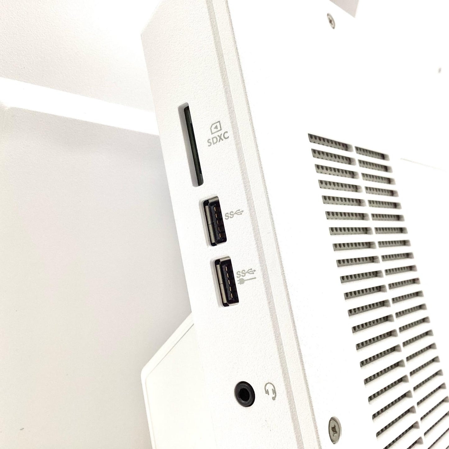 【全額返金保証】【最速発送】NEC LAVIE PC-GD187CEAN 27インチ Intel(R) Core(TM) i7-10510U @ 1.80GHz 2.30GHz 16GB M.2 SSD 512GB 動作確認済