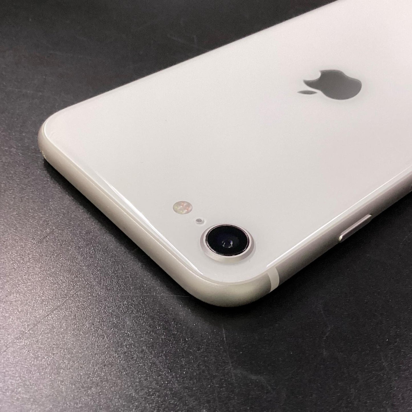【最速発送】Apple iPhone iPhone SE（第3世代） 64GB スターライト au SIMフリー 白ロム【難有】 92%