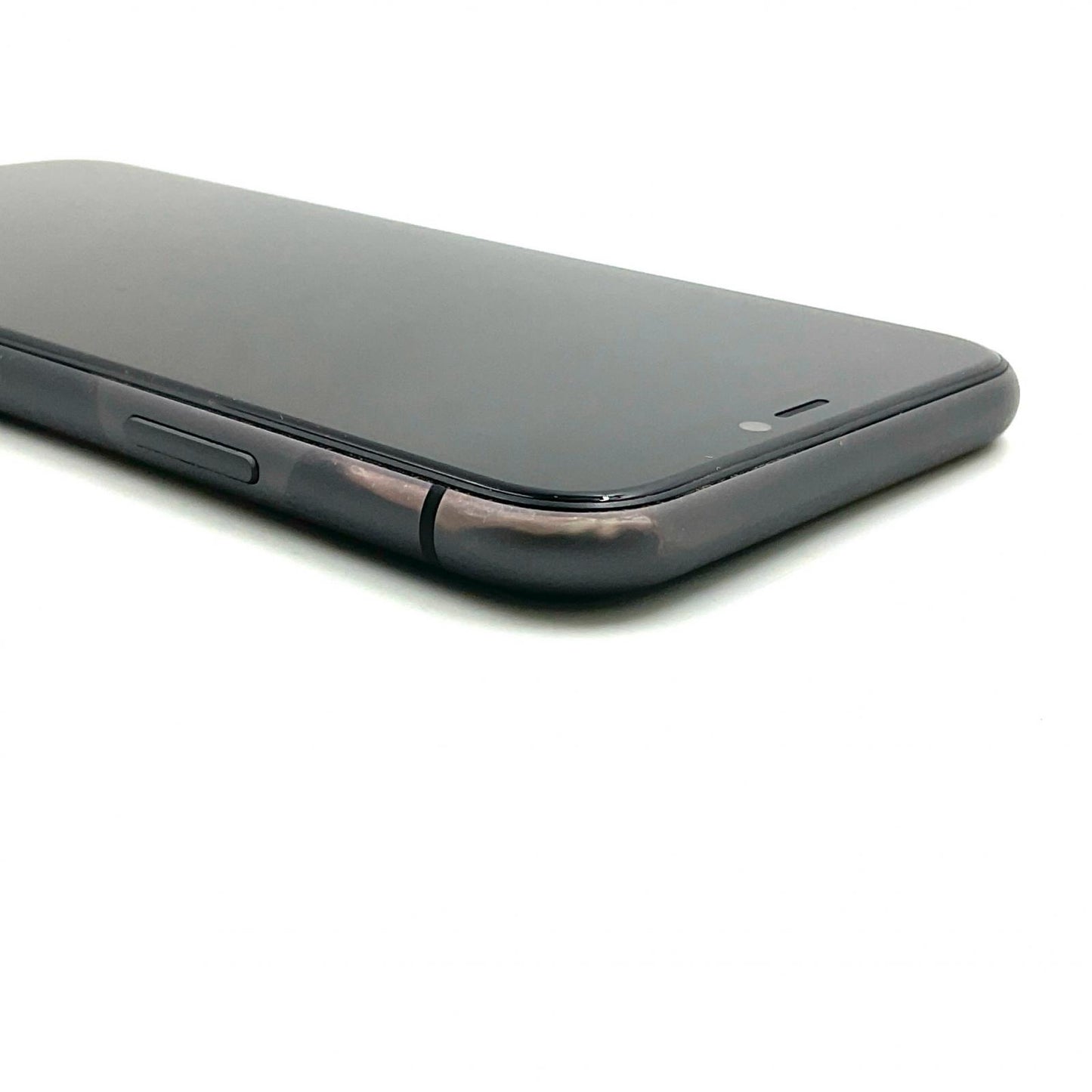 【全額返金保証】【最速発送】Apple iPhone iPhone 11 64GB ブラック docomo 白ロム 動作確認済 87%