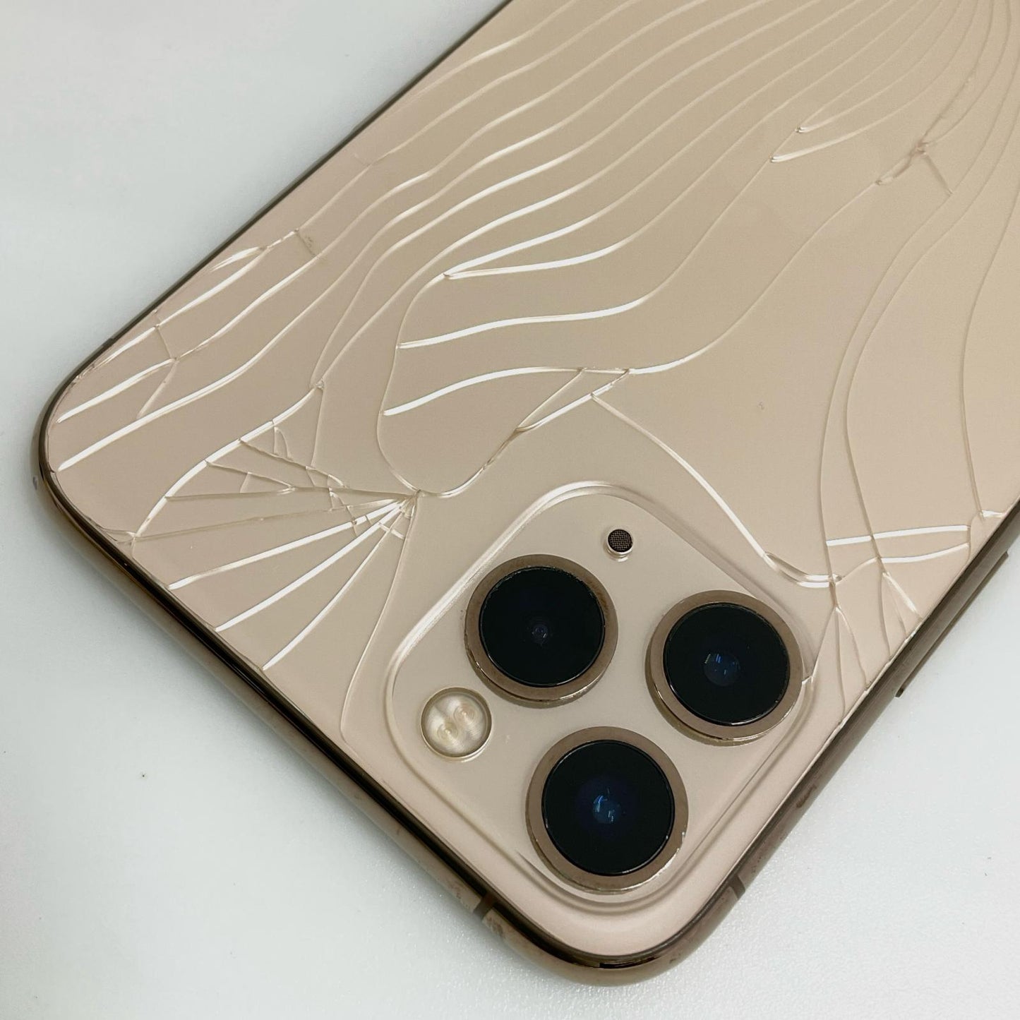 【最速発送】Apple iPhone iPhone 11 Pro 256GB ゴールド SIMフリー 白ロム【難有】 85%