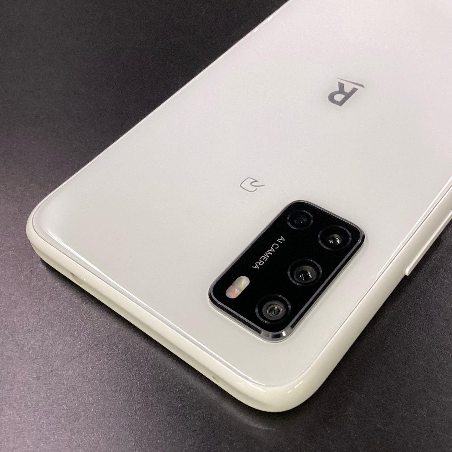 【全額返金保証】【最速発送】楽天モバイル Rakuten BIG s 128GB ホワイト SIMフリー 3917JR 白ロム 動作確認済
