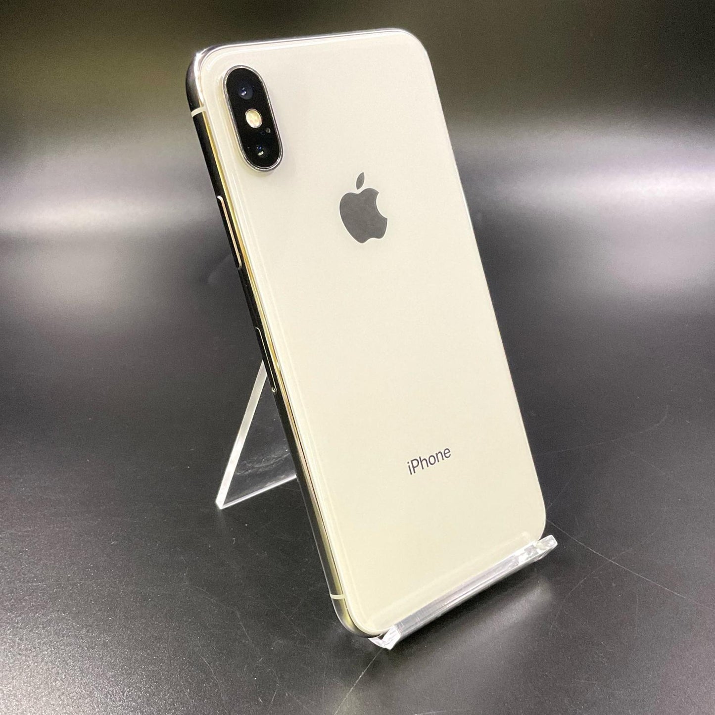 【全額返金保証】【最速発送】Apple iPhone iPhone X 64GB シルバー docomo 白ロム 動作確認済 82%