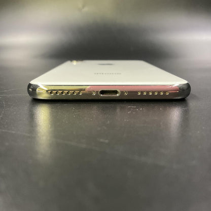 【全額返金保証】【最速発送】Apple iPhone iPhone X 64GB シルバー docomo 白ロム 動作確認済 82%
